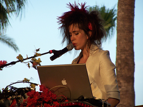 Imogen Heap -  Hide and Seek