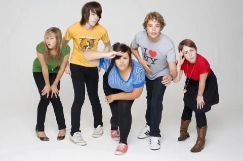 Operator Please: una teenband que no parece RBD